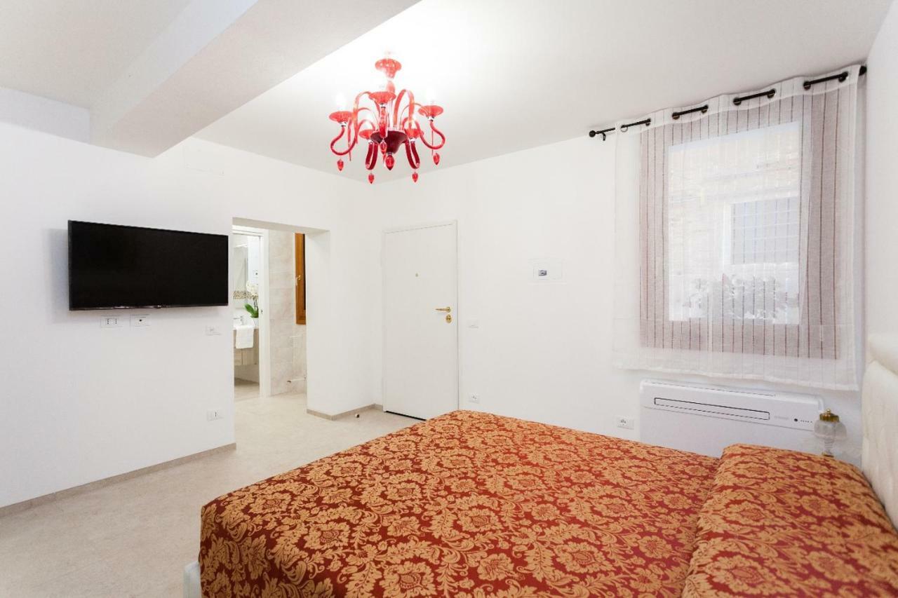 Prince Apartments Венеція Екстер'єр фото